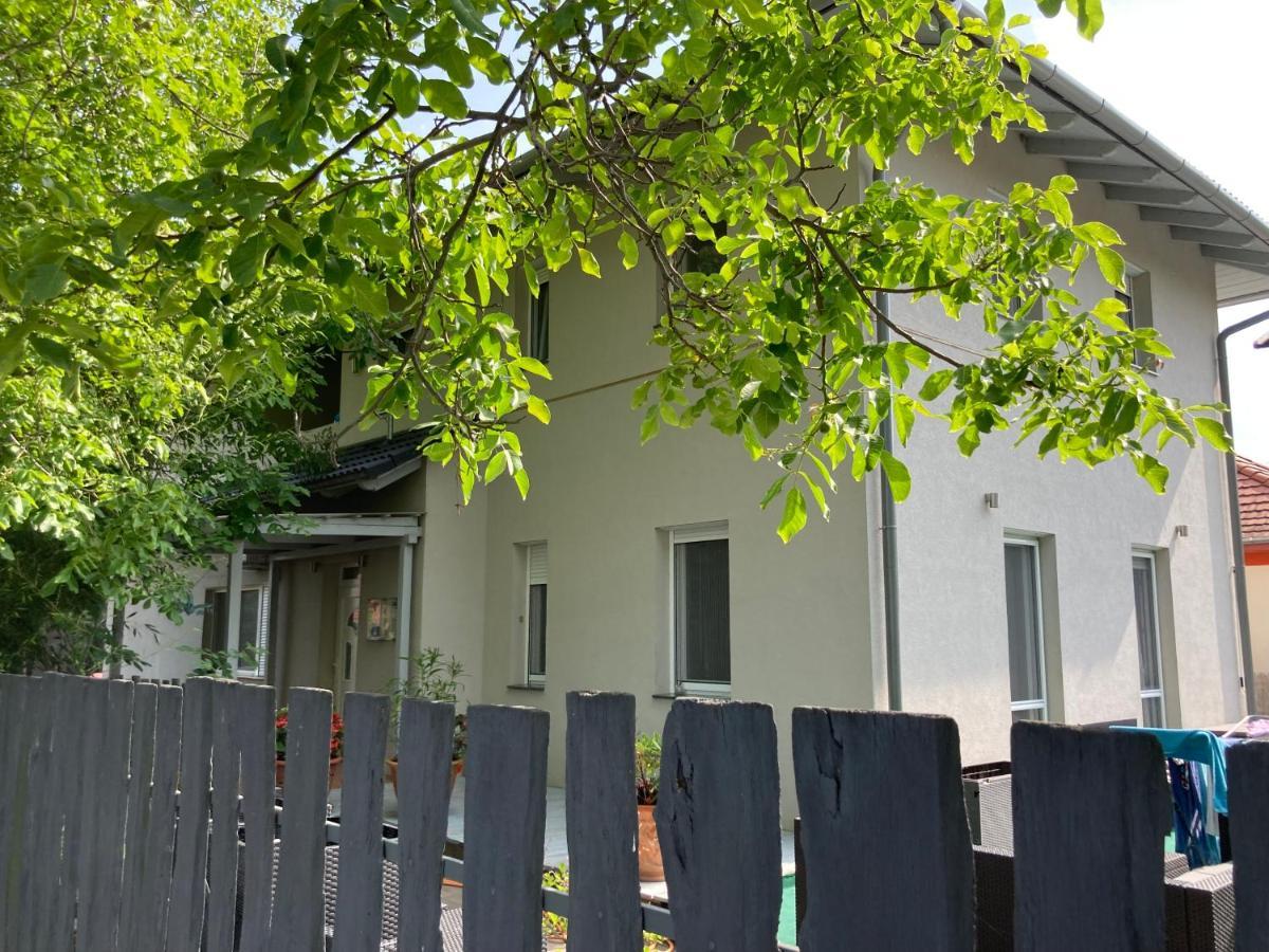 Pentz House Apartment Сиофок Екстериор снимка
